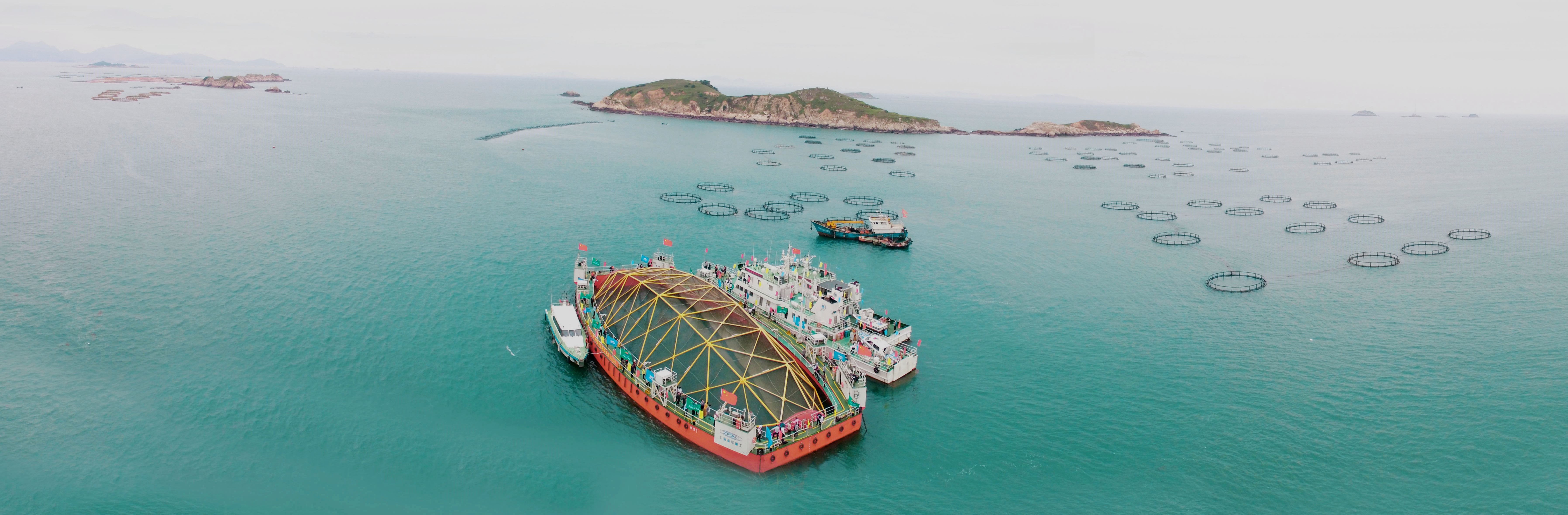 First far and deep sea mariculture mechanical platform in China